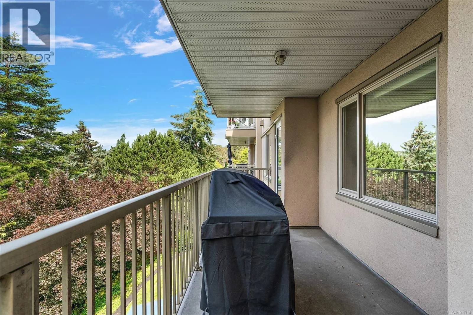 306 3880 Quadra St