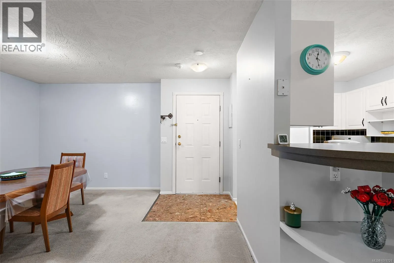 306 3880 Quadra St