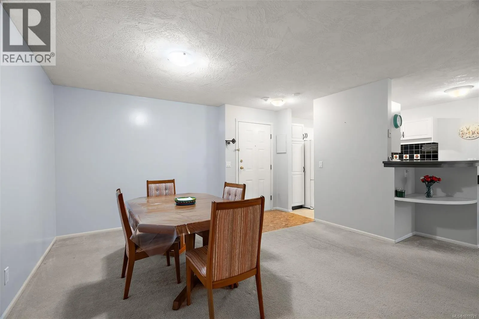 306 3880 Quadra St