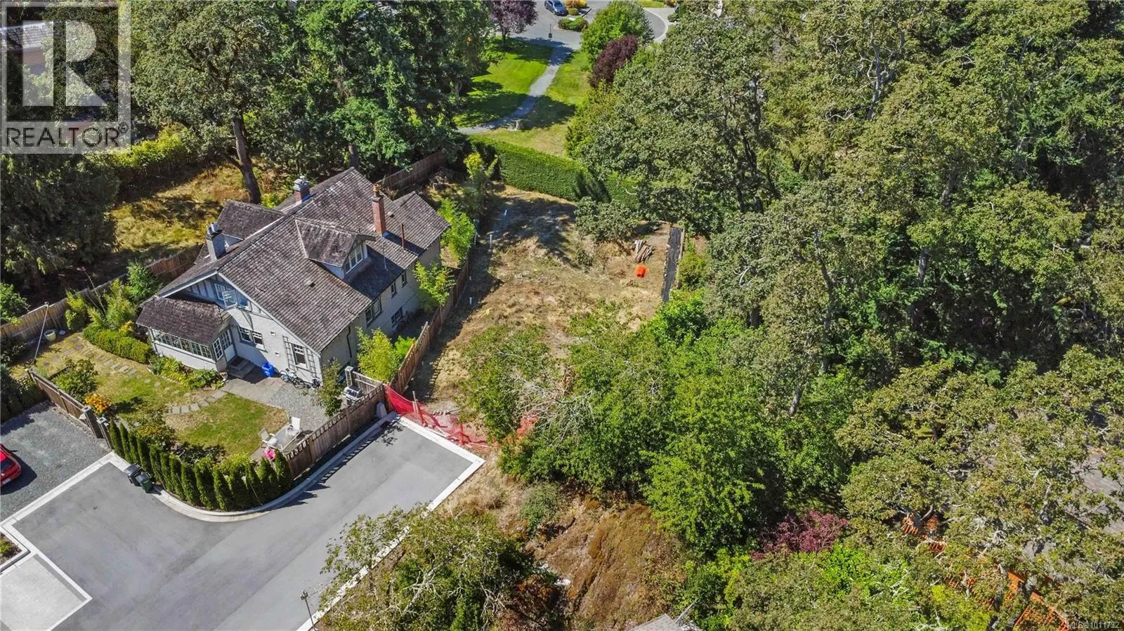929 Woodhall Dr