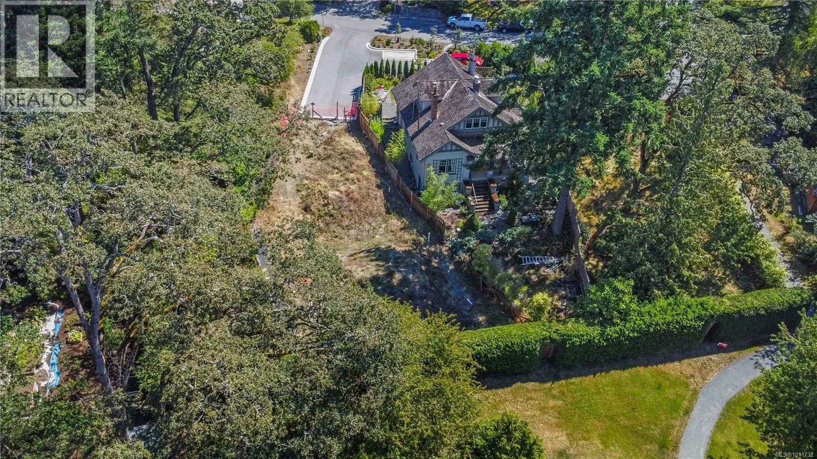 929 Woodhall Dr
