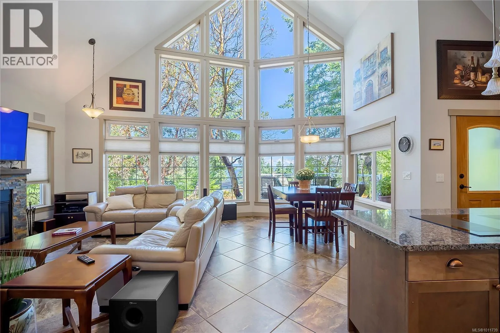 3230 Dolphin Dr