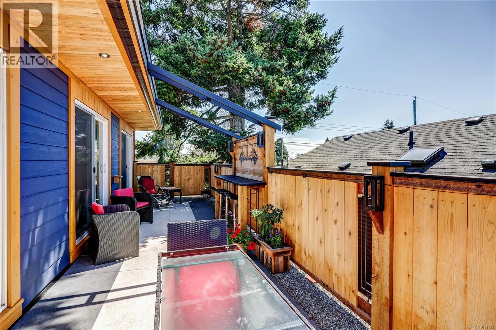 93 Ashlar Ave