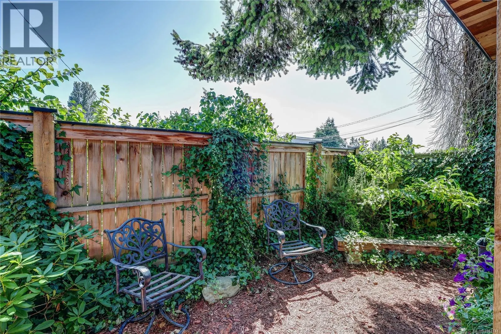 93 Ashlar Ave