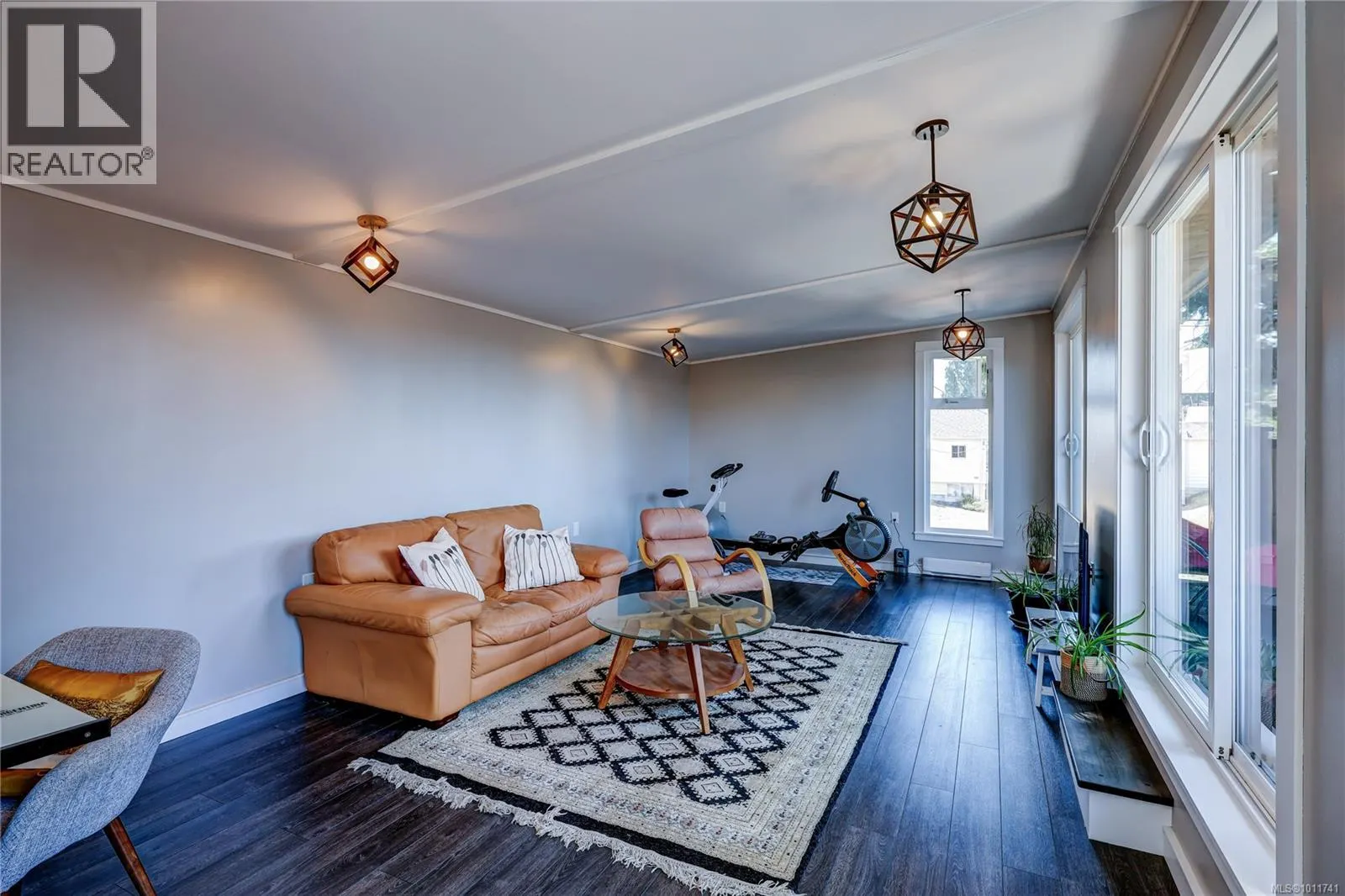93 Ashlar Ave