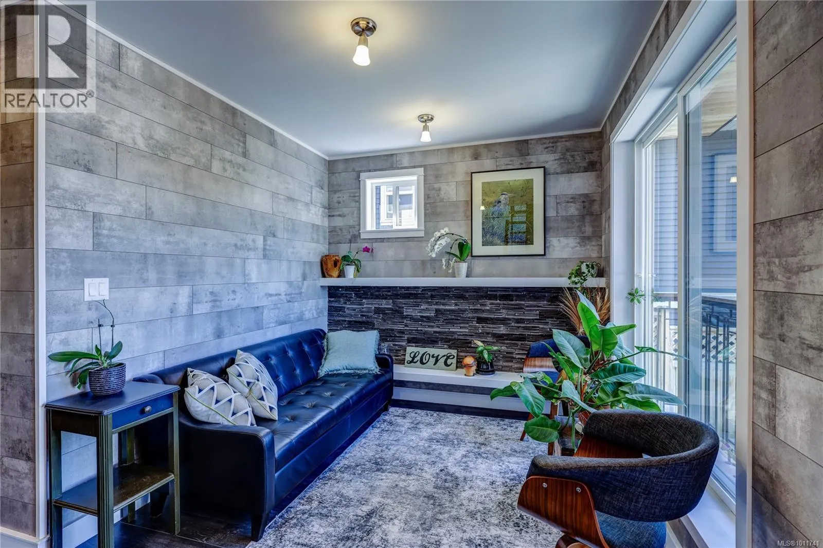 93 Ashlar Ave