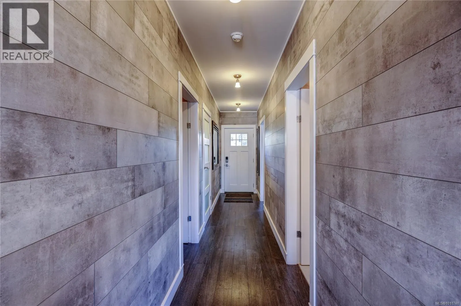 93 Ashlar Ave