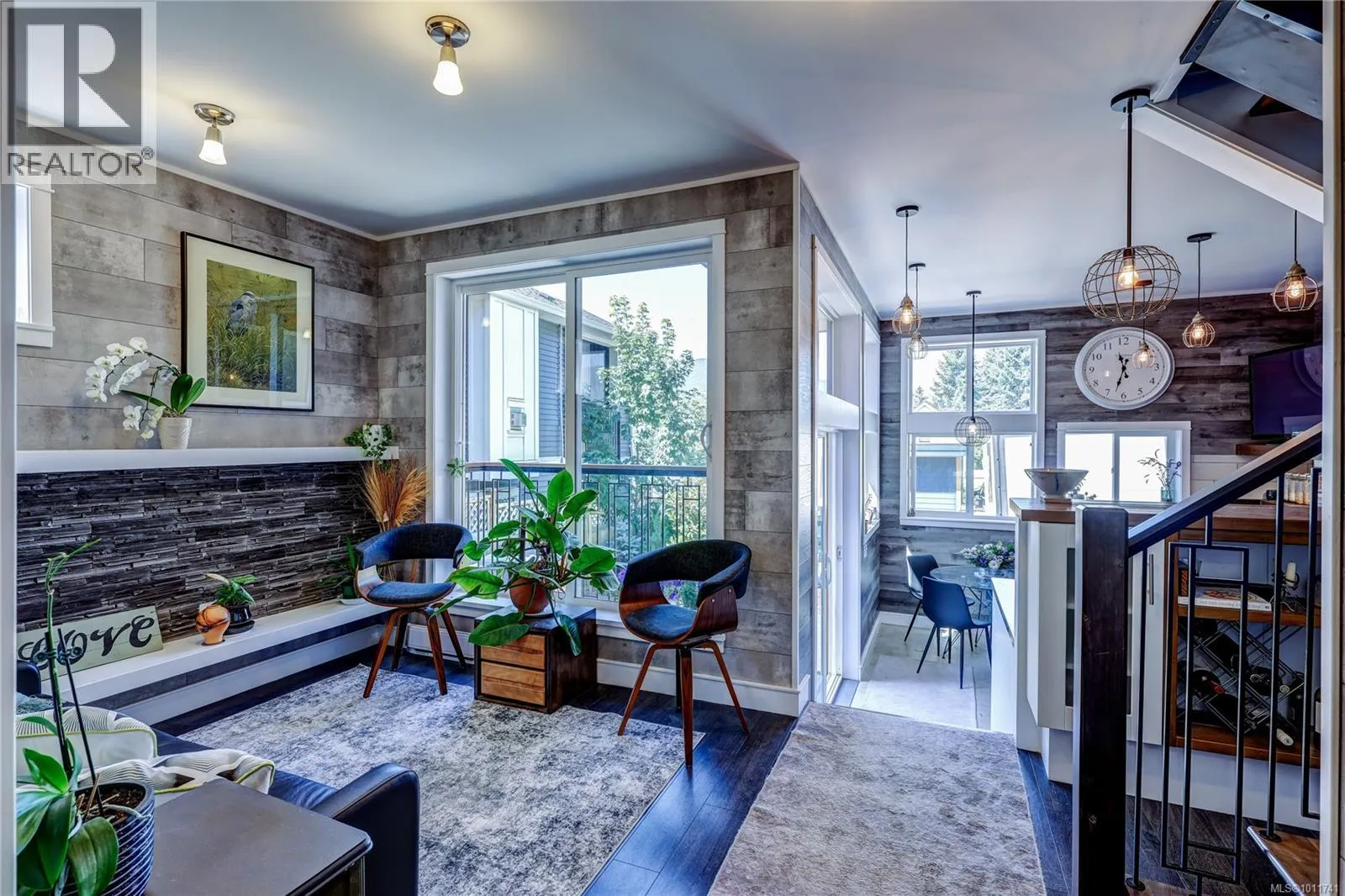 93 Ashlar Ave