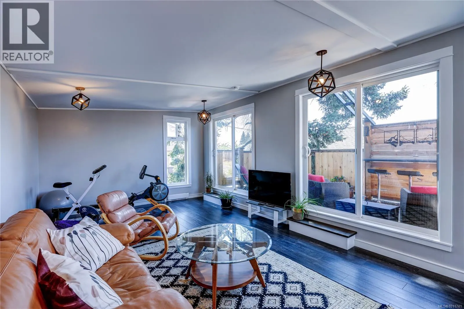 93 Ashlar Ave