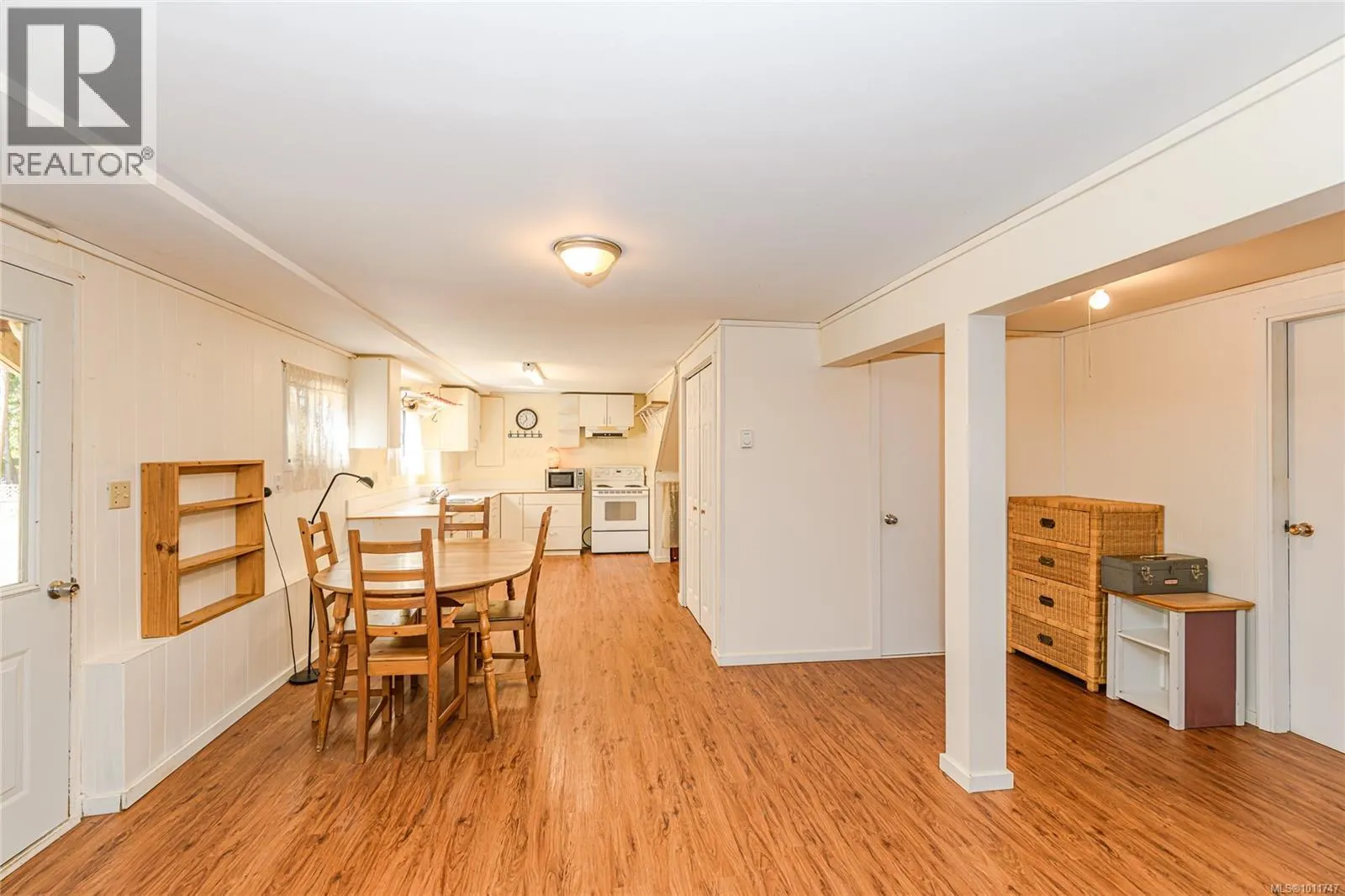 210 Wildwood Cres