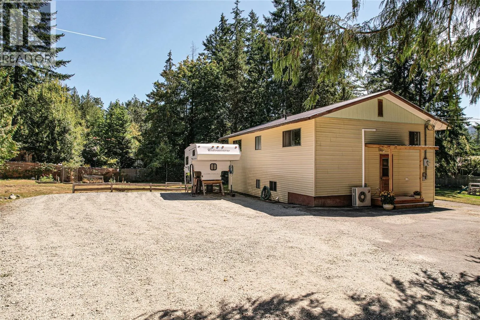 210 Wildwood Cres