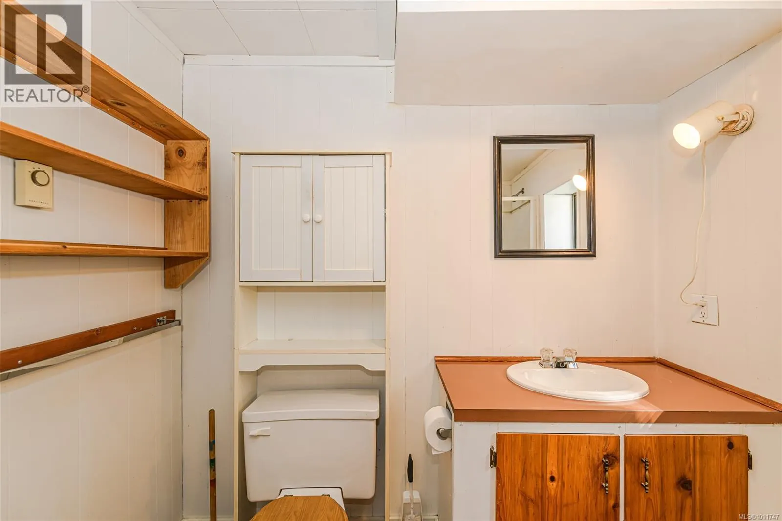 210 Wildwood Cres