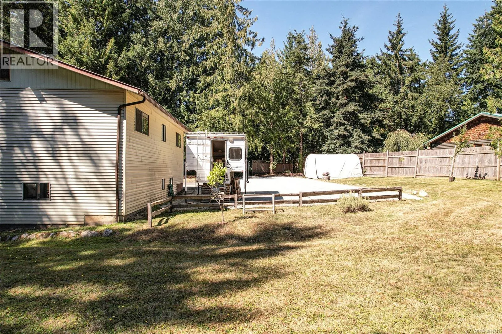 210 Wildwood Cres