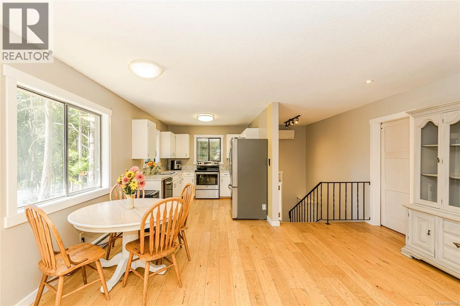210 Wildwood Cres