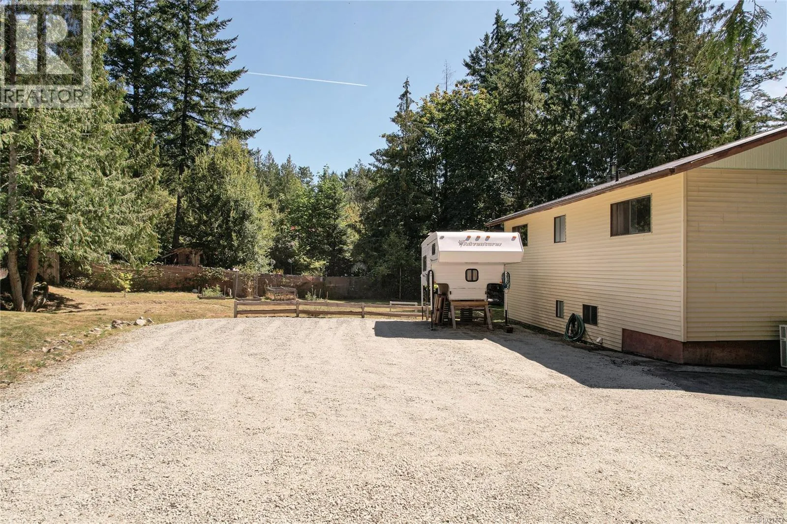 210 Wildwood Cres