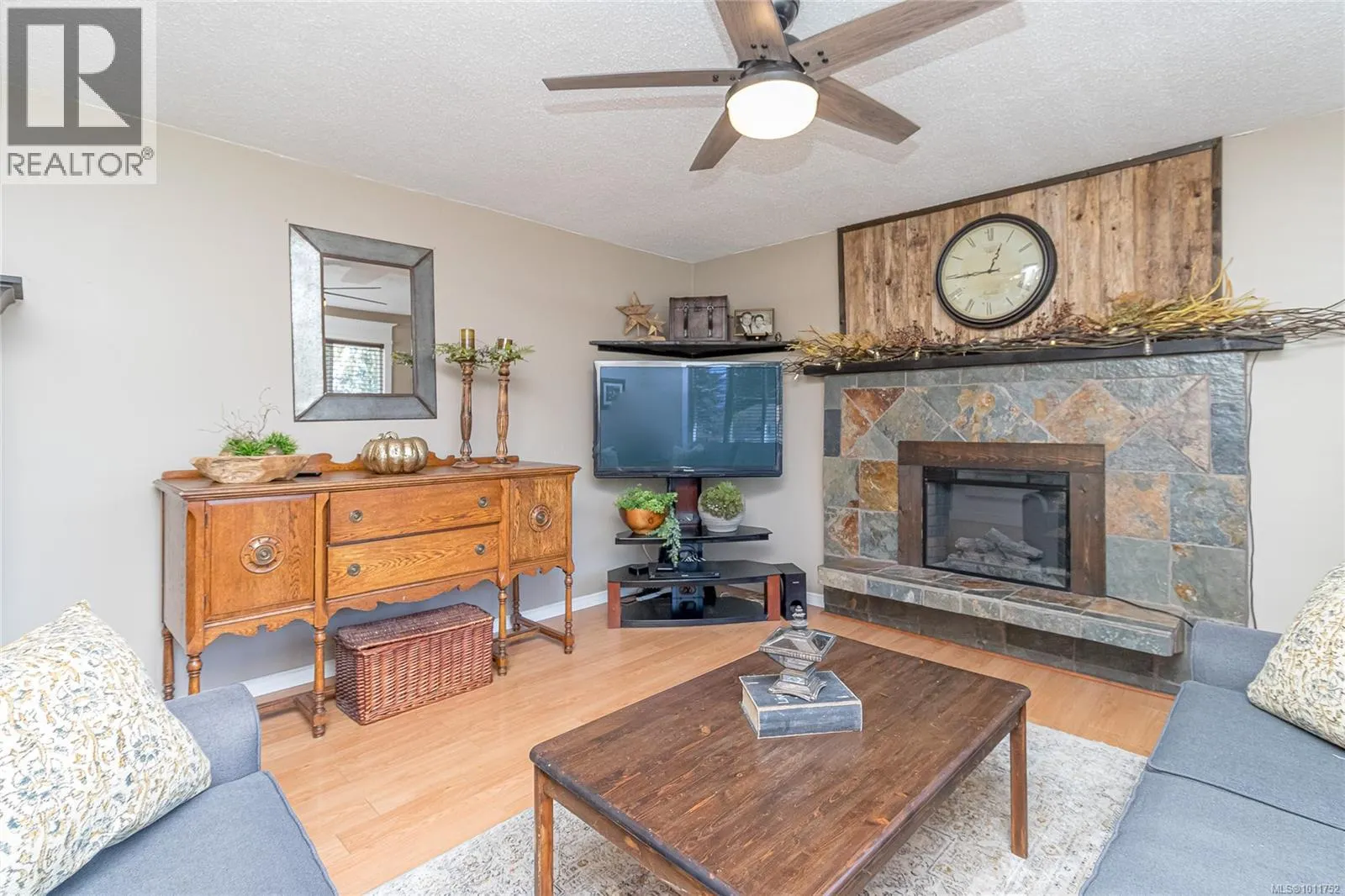 1872 Valleyview Pl