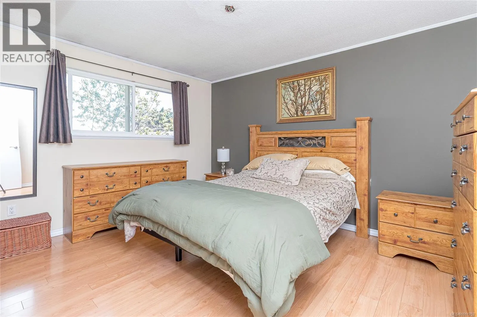 1872 Valleyview Pl