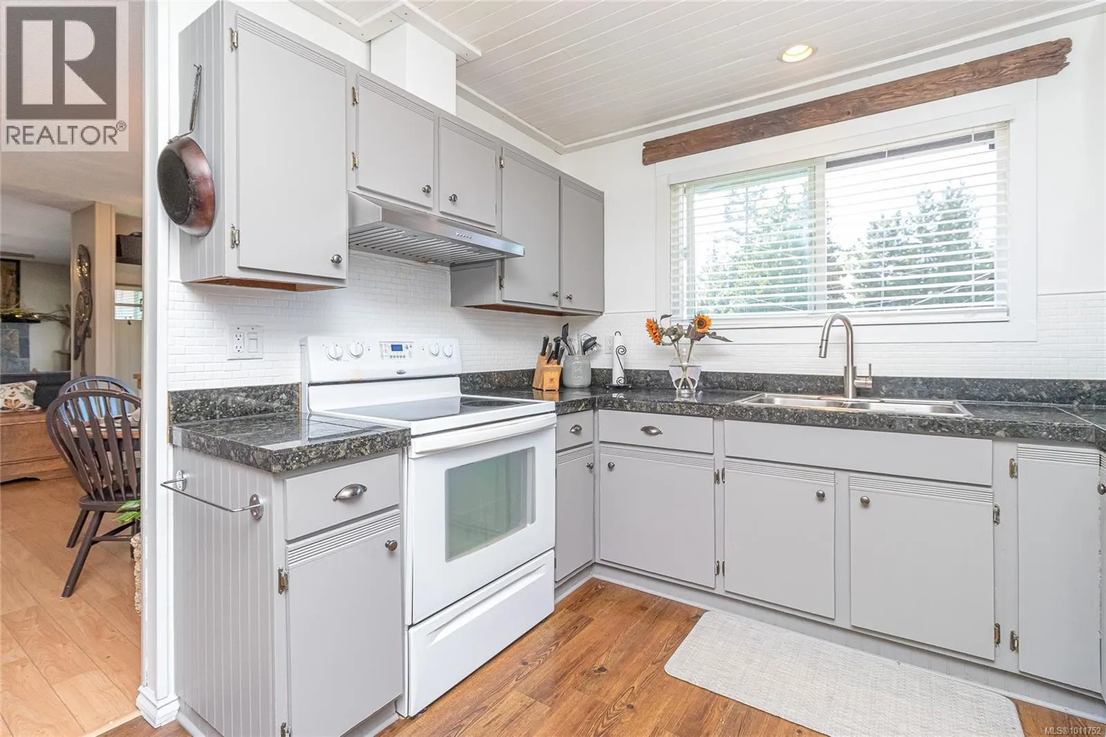 1872 Valleyview Pl