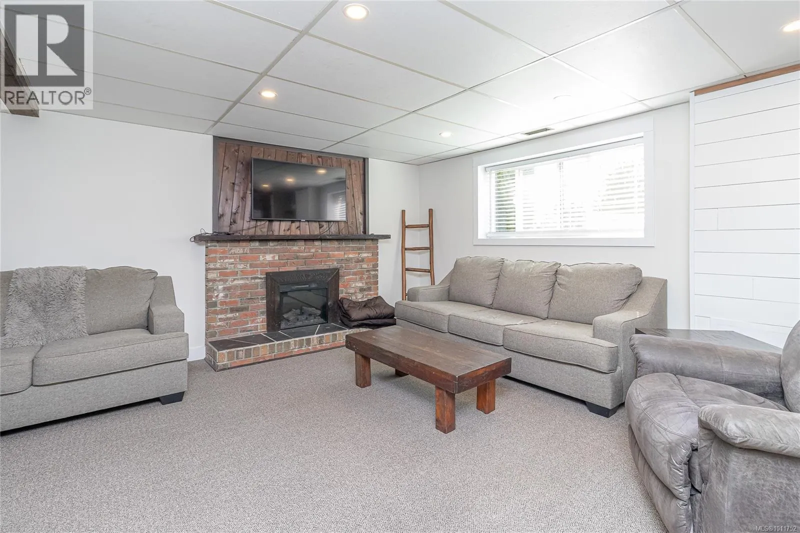 1872 Valleyview Pl