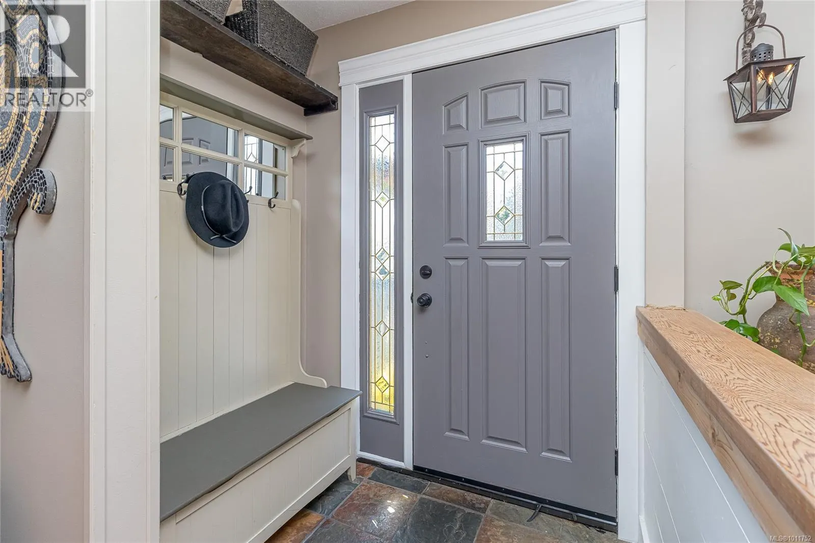 1872 Valleyview Pl