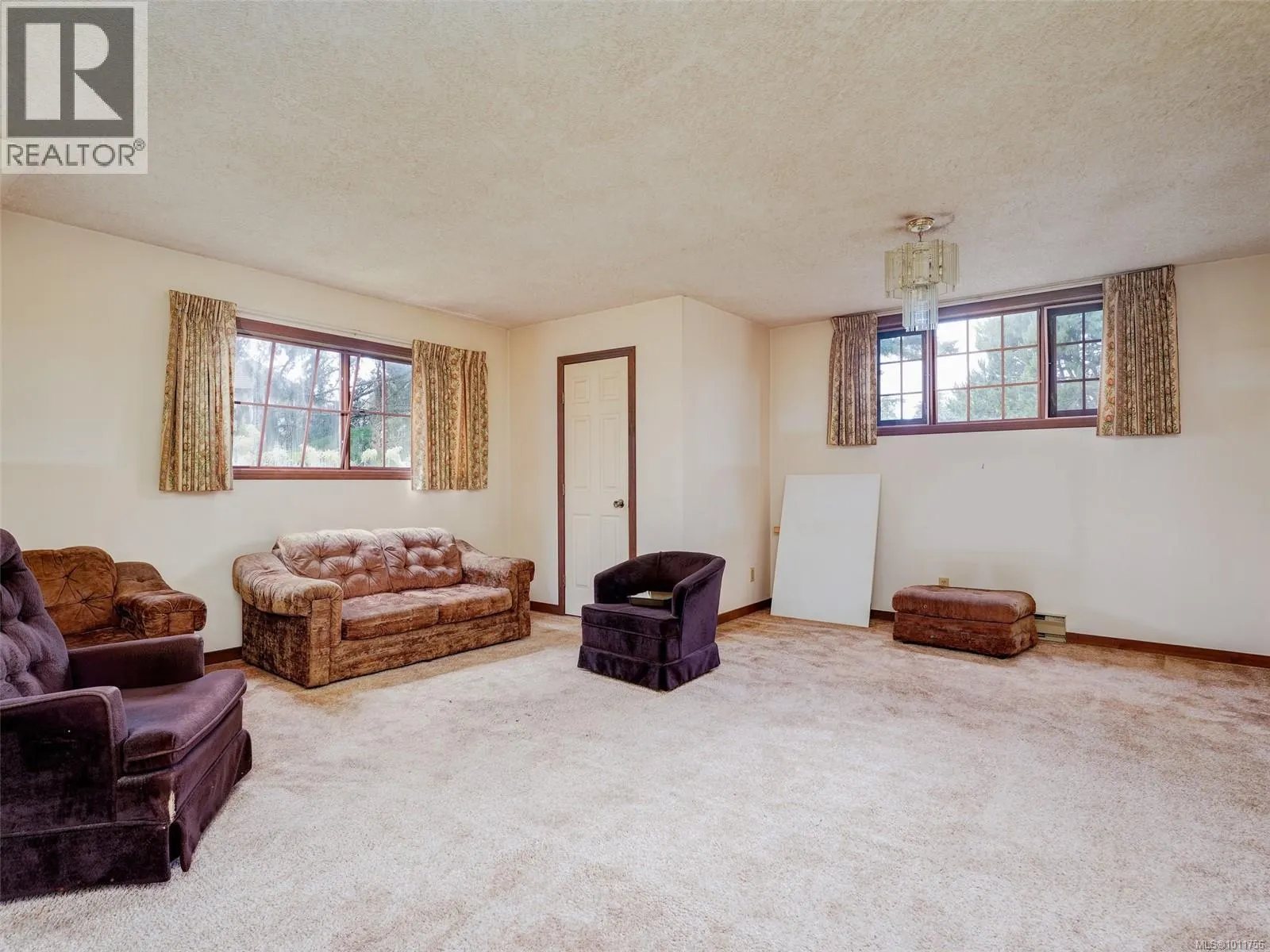 2565 Annabern Cres