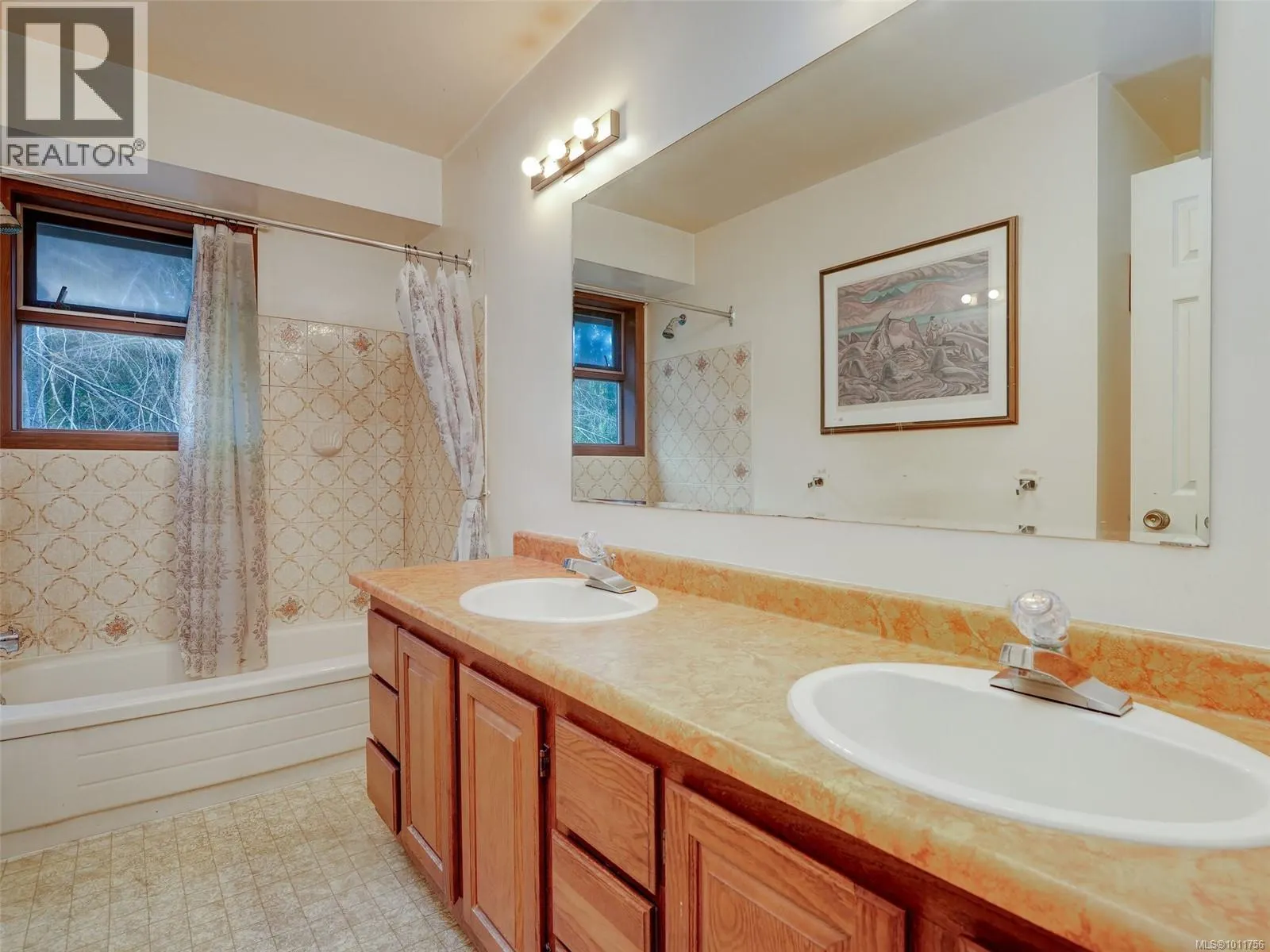 2565 Annabern Cres