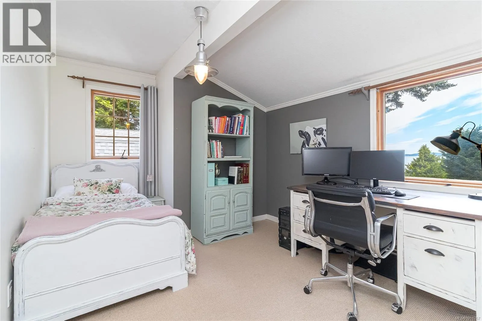 8565 Bourne Terr
