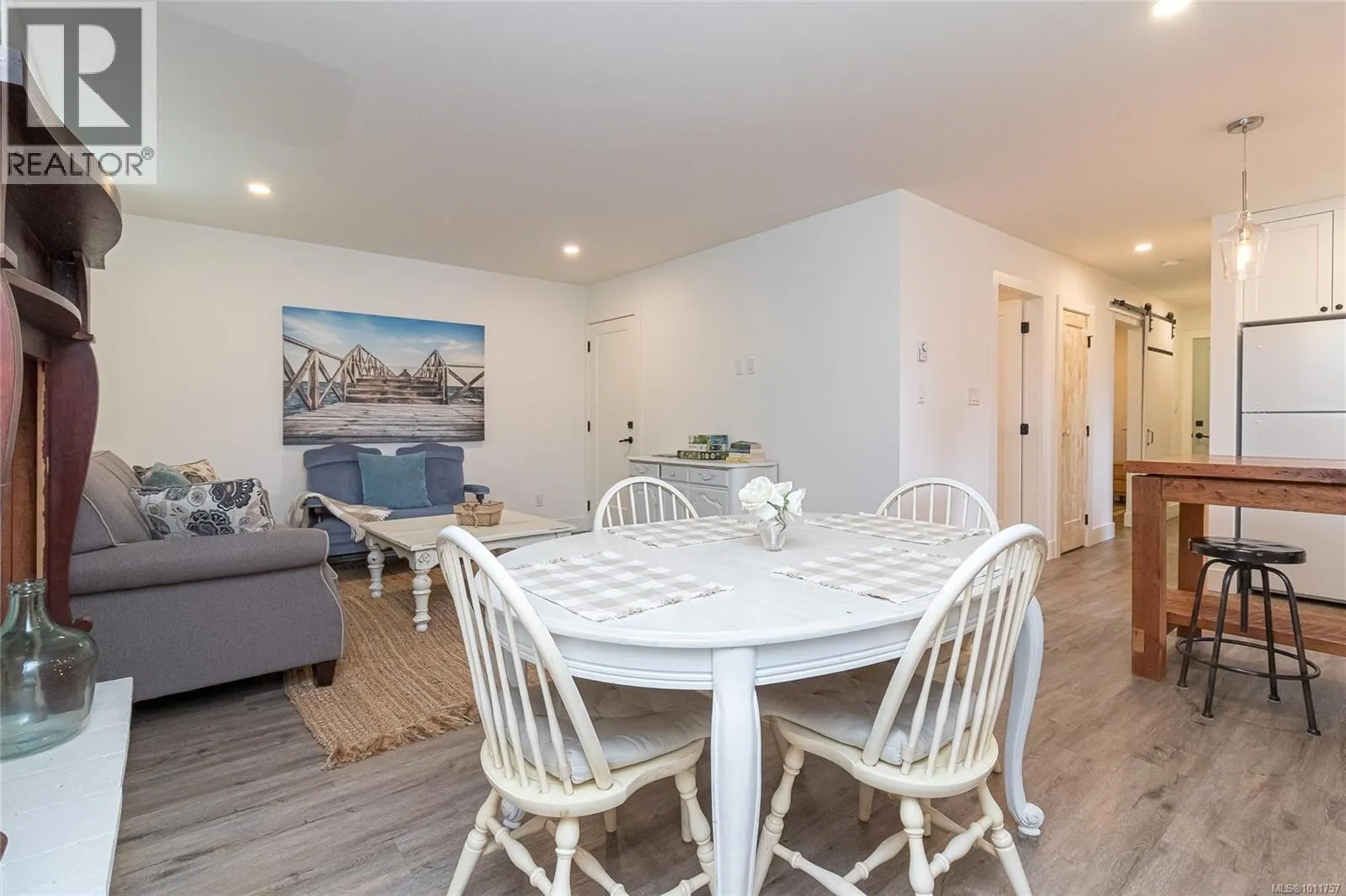 8565 Bourne Terr