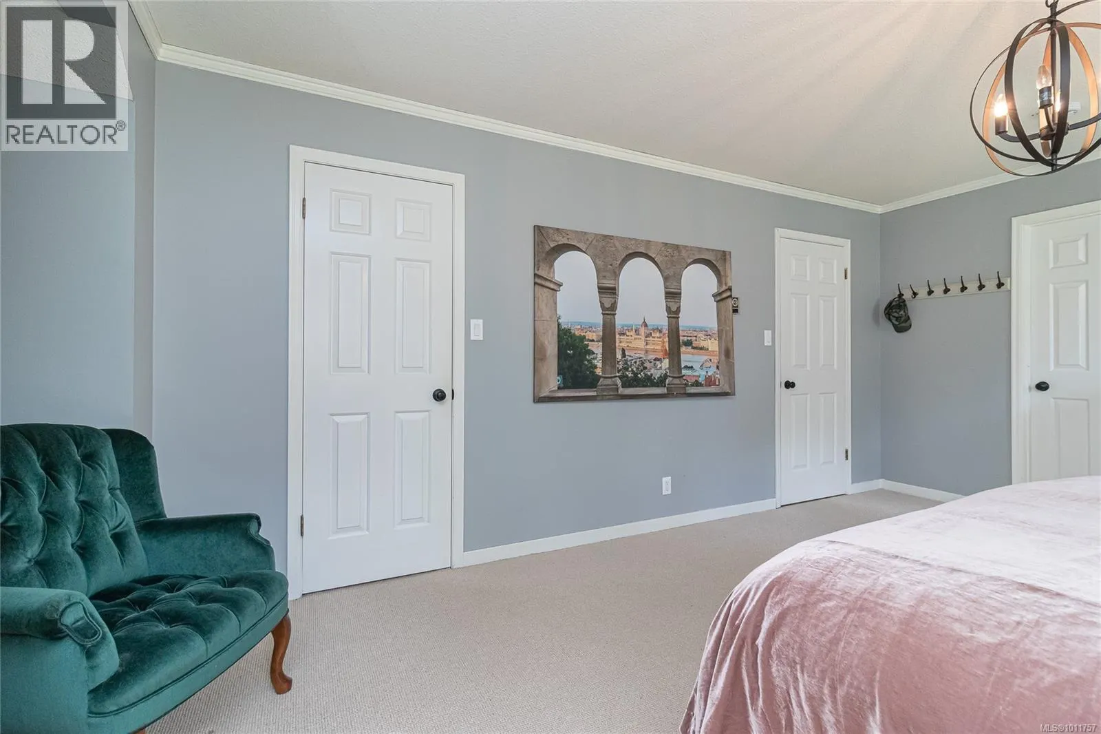 8565 Bourne Terr