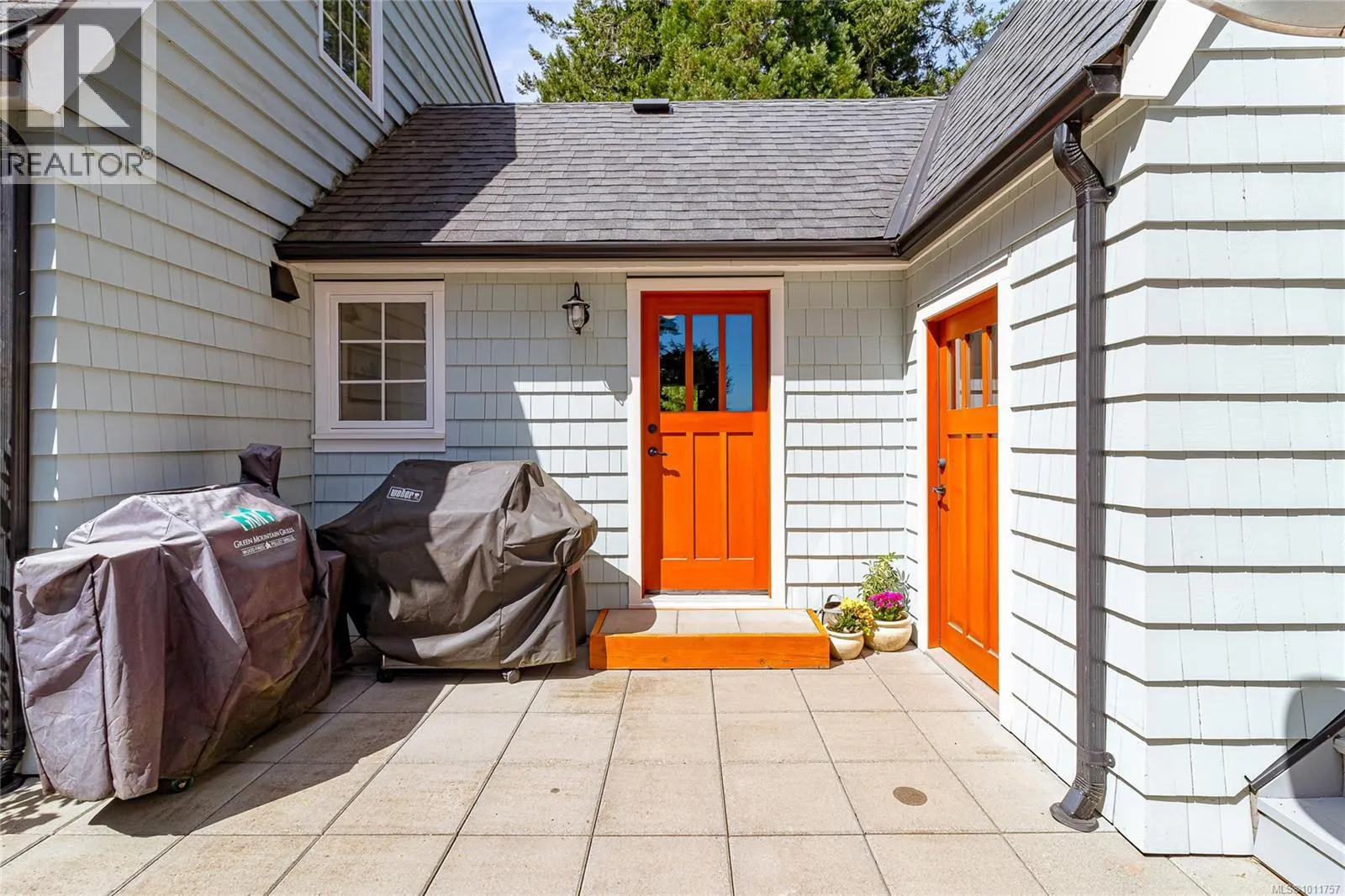 8565 Bourne Terr