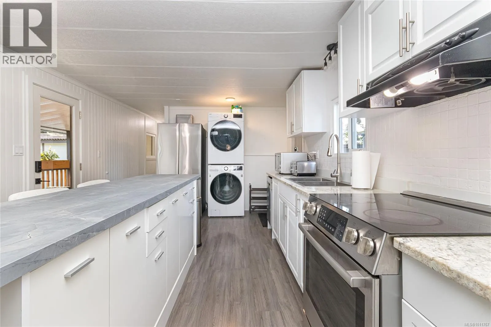52 2817 Sooke Lake Rd
