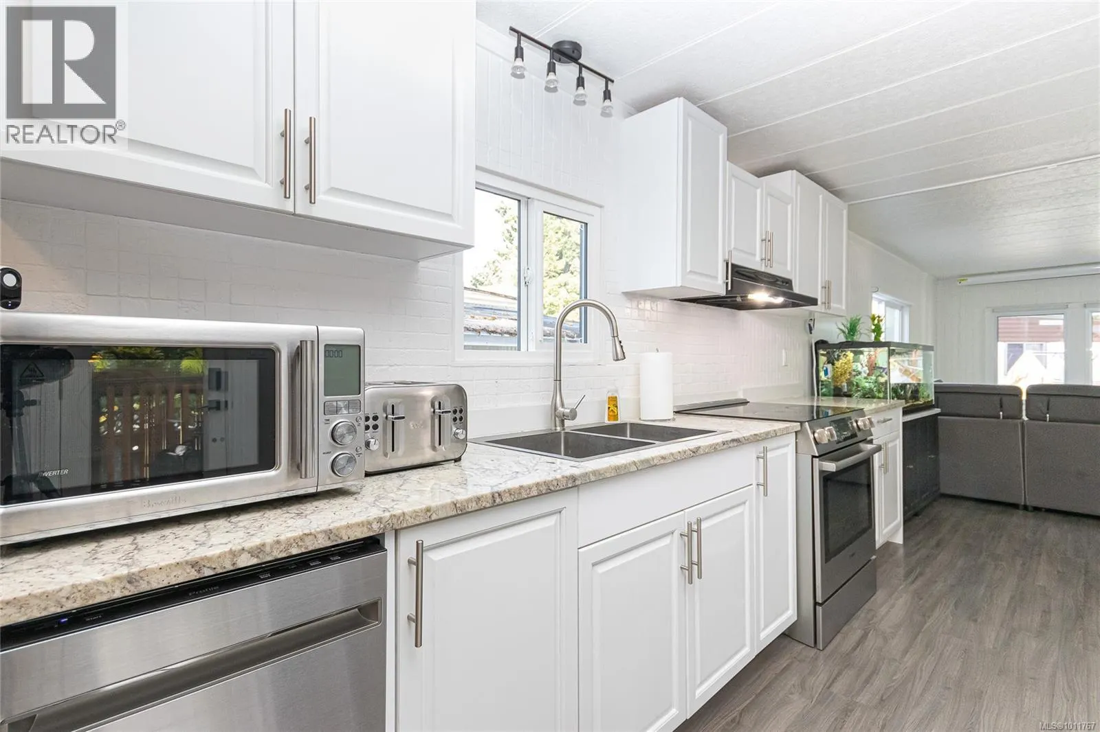 52 2817 Sooke Lake Rd