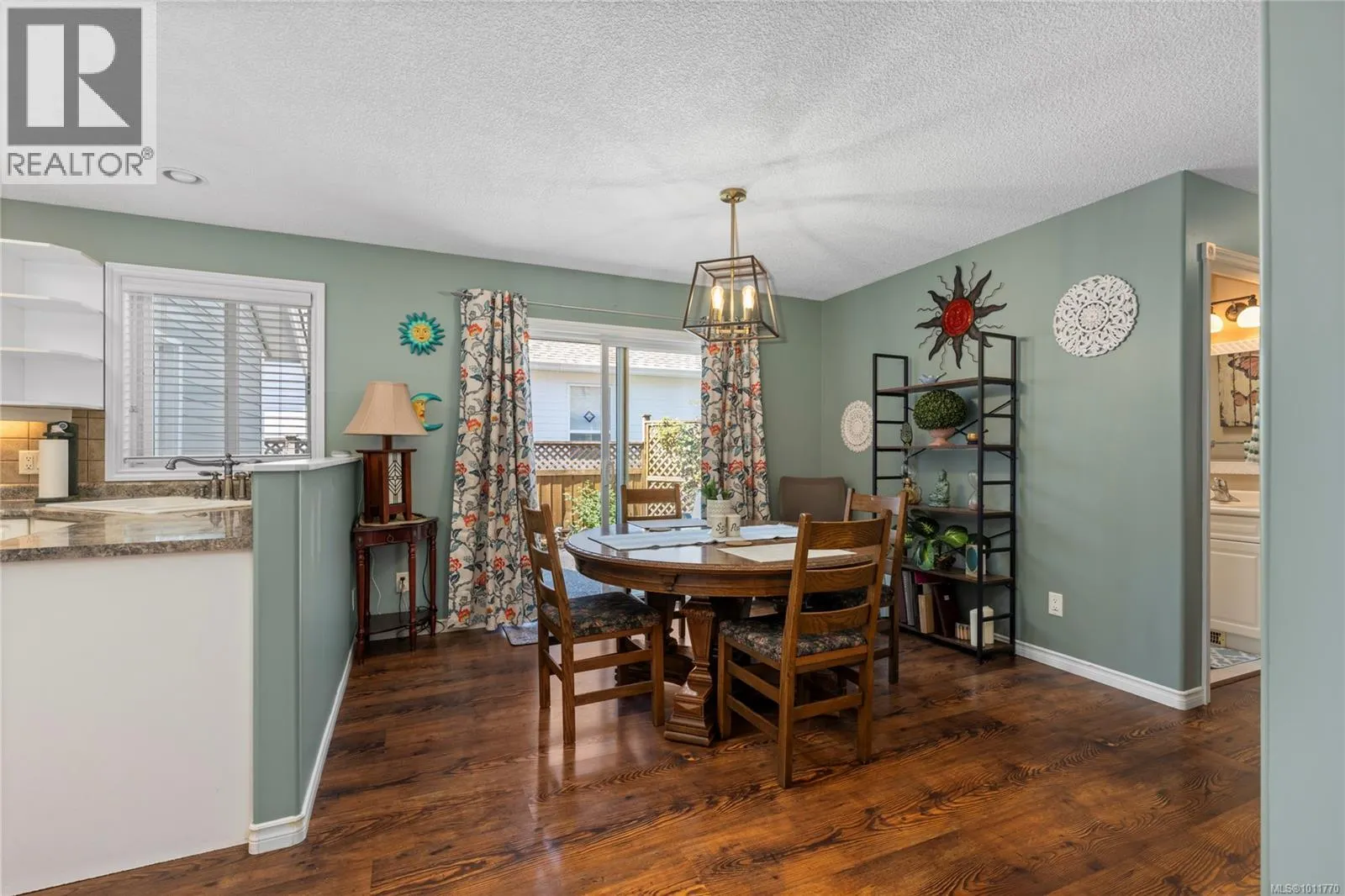 3954 Magnolia Dr