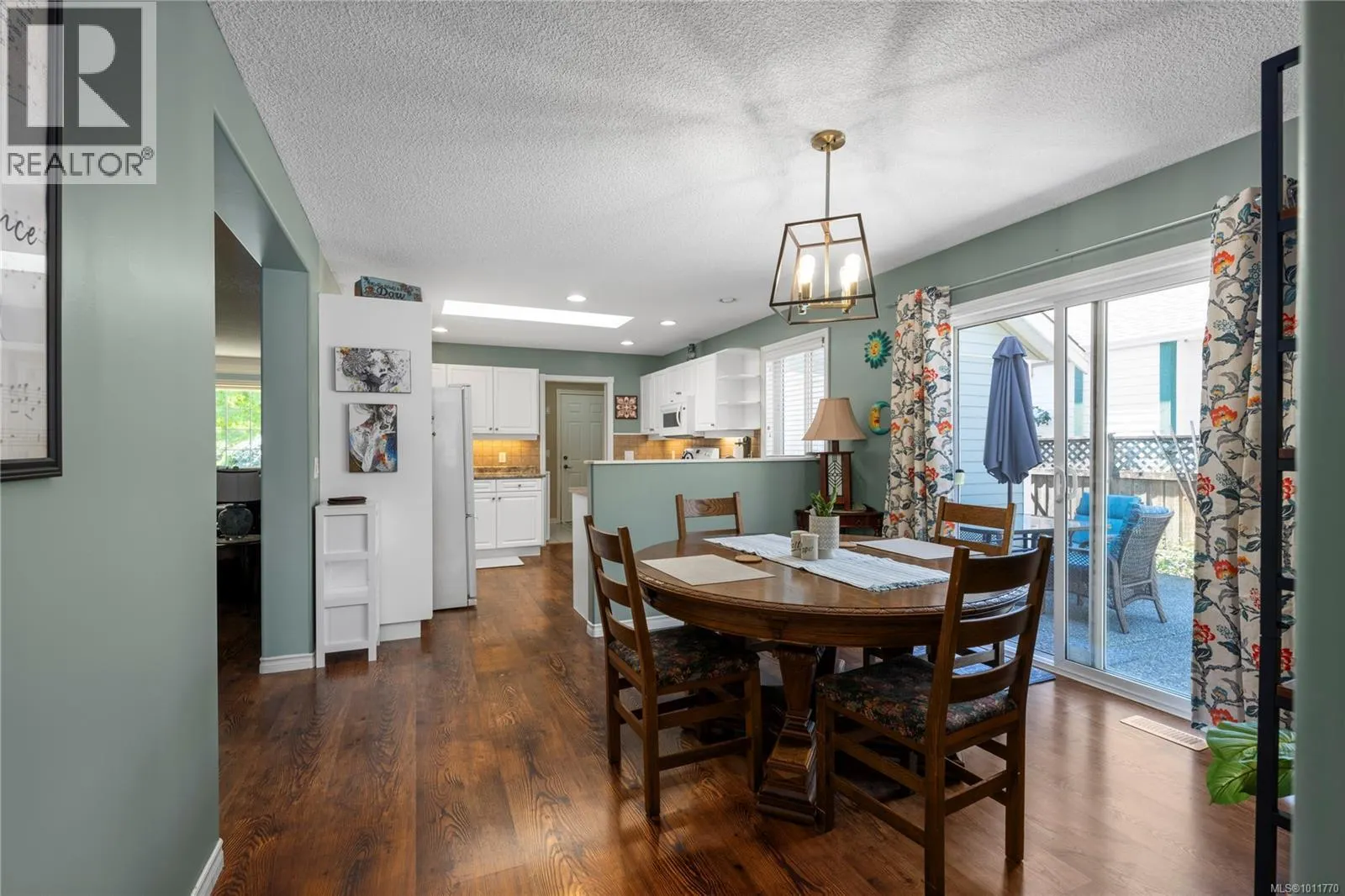 3954 Magnolia Dr