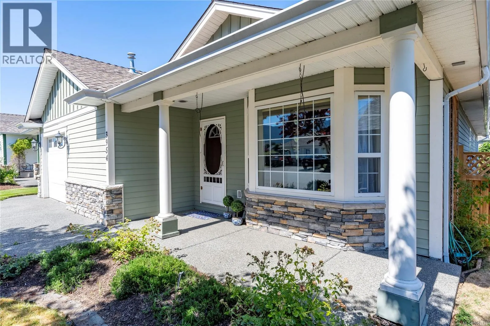 3954 Magnolia Dr