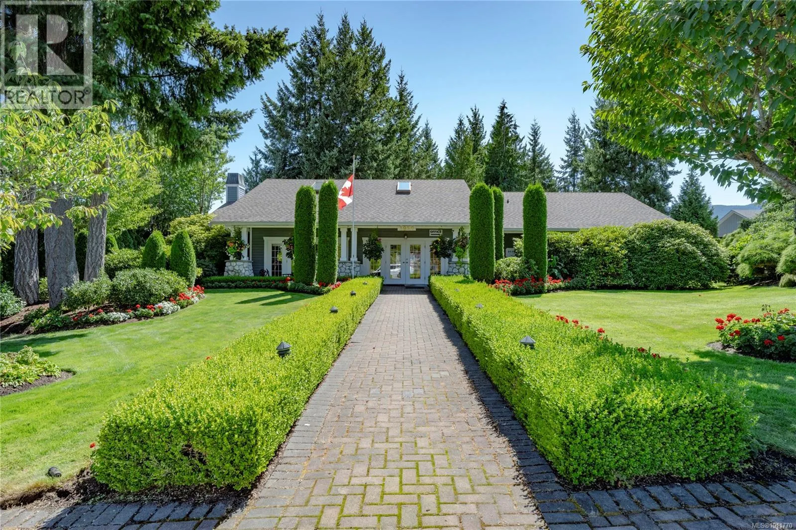 3954 Magnolia Dr