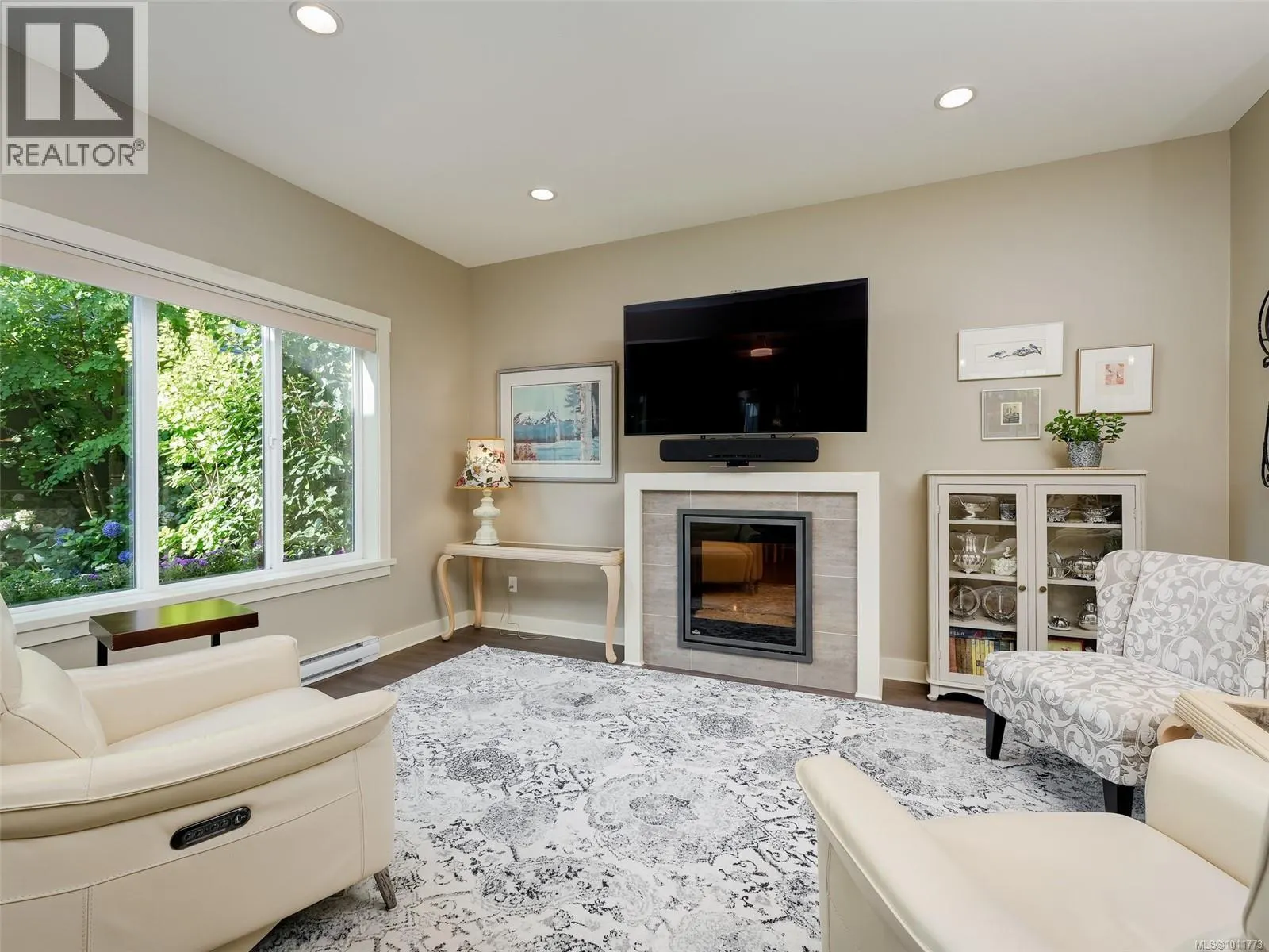 1039 Braeburn Ave