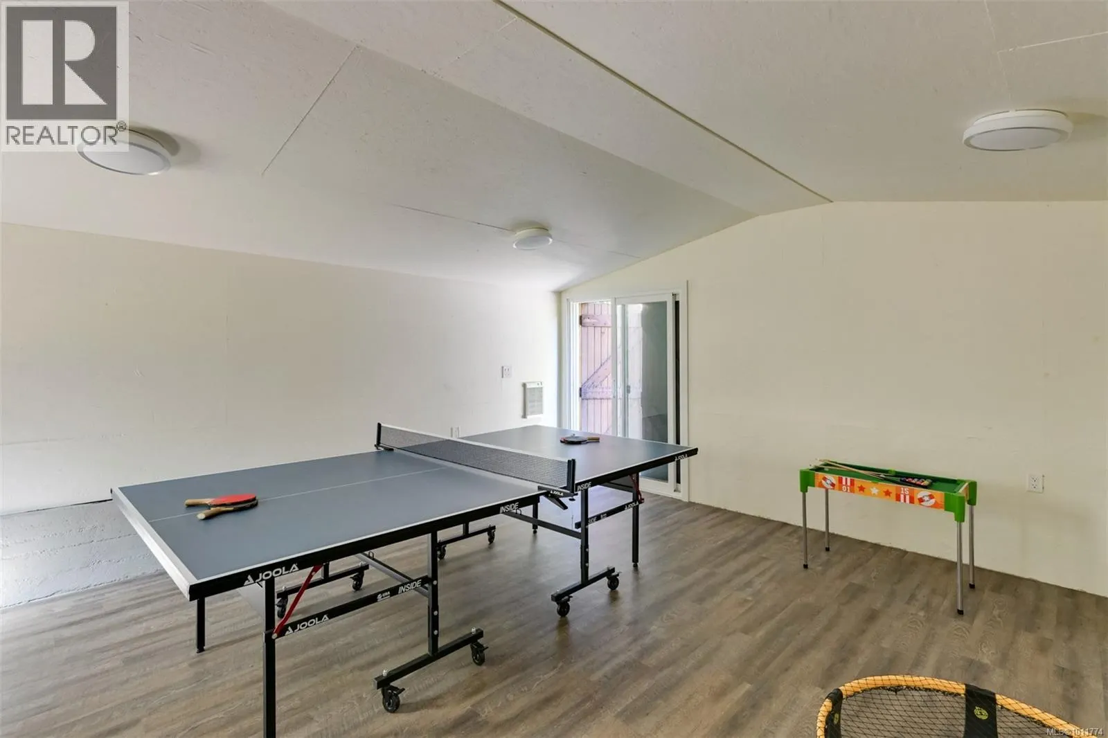1609 Gladstone Ave