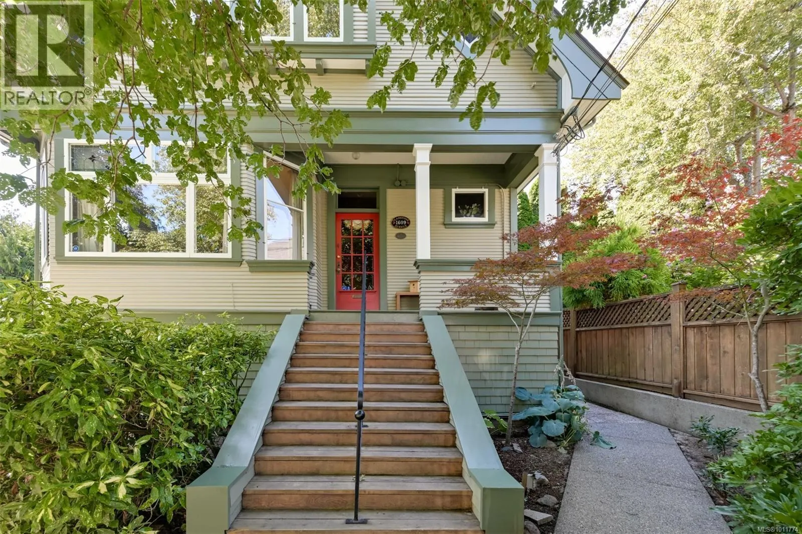 1609 Gladstone Ave