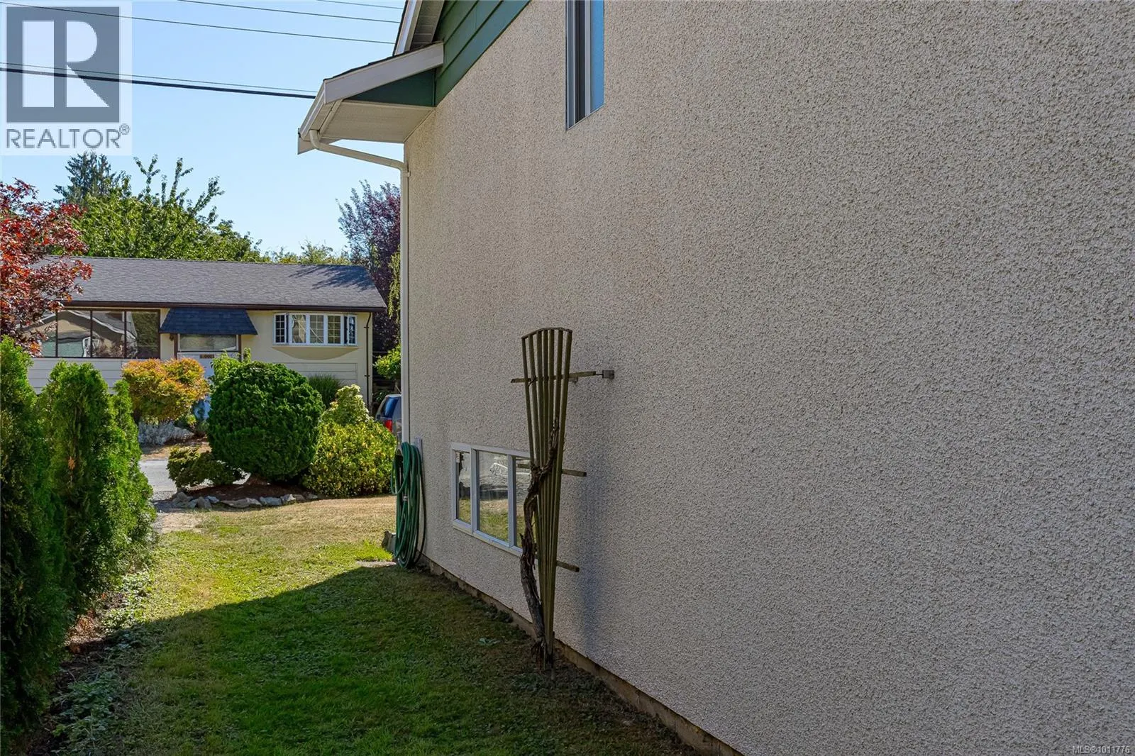 9992 Daniel St