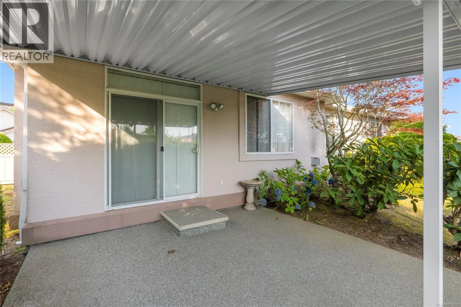 6144 Saturna Ave