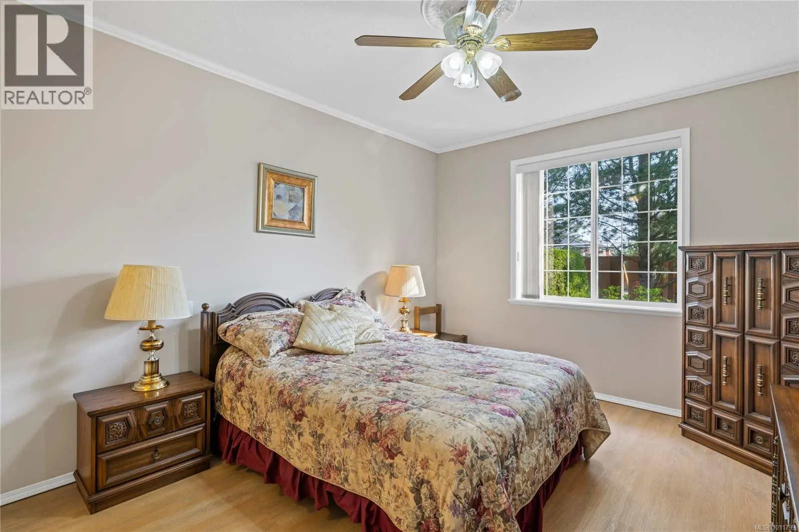 6144 Saturna Ave