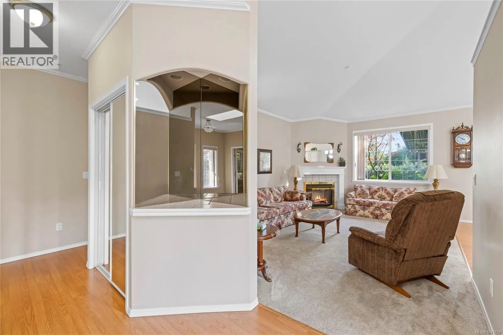 6144 Saturna Ave