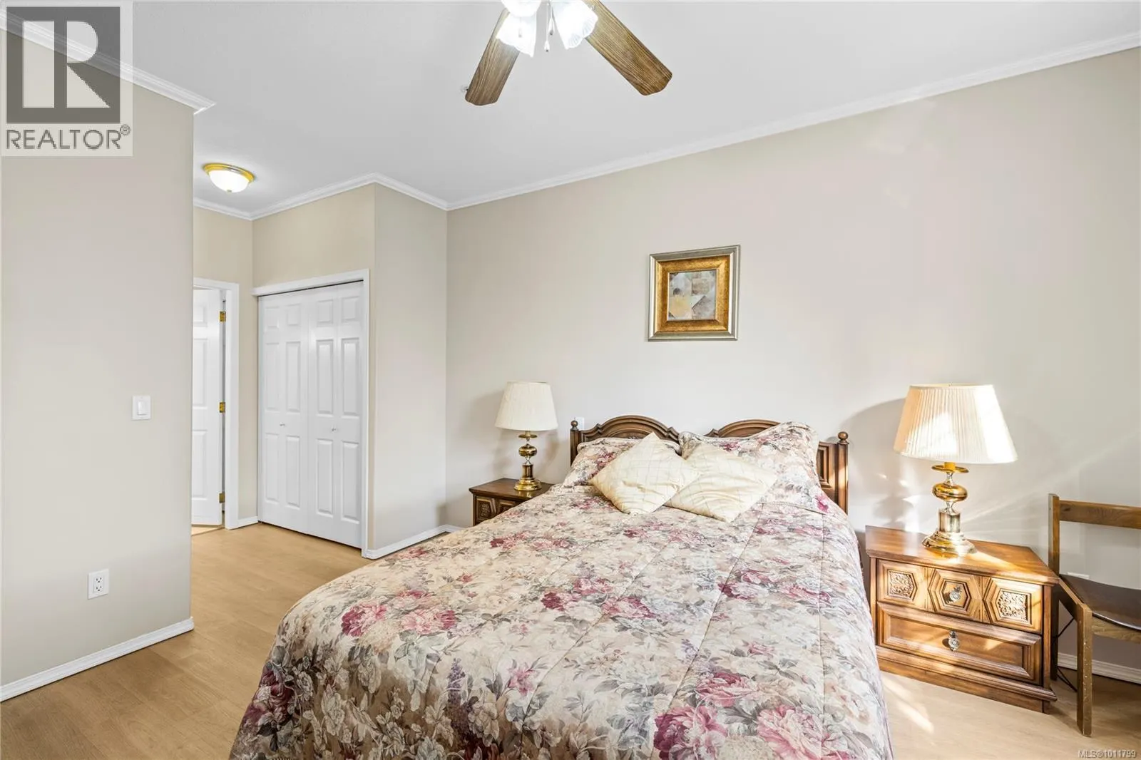 6144 Saturna Ave