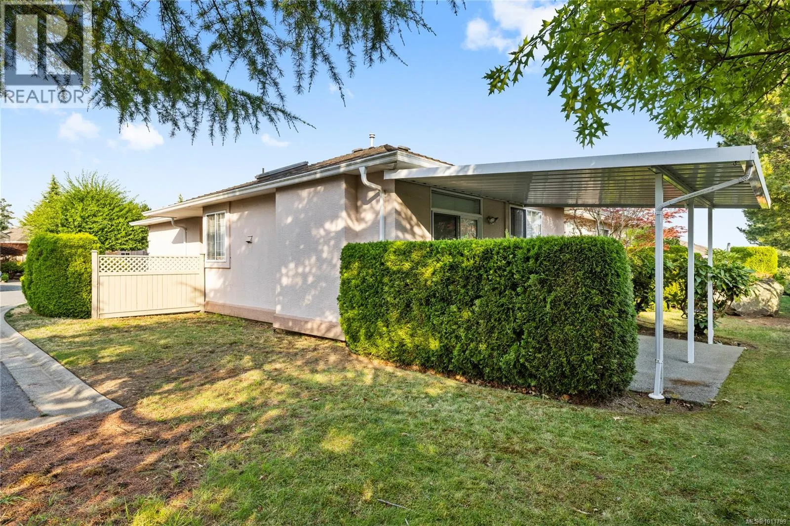 6144 Saturna Ave