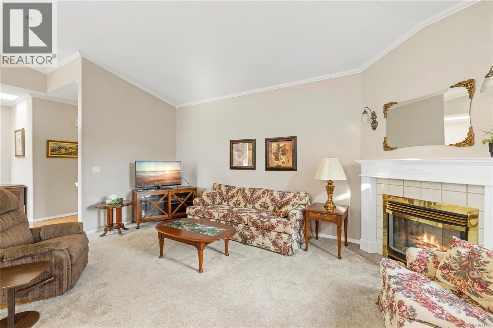 6144 Saturna Ave