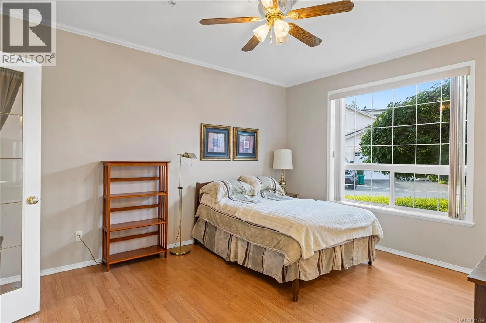 6144 Saturna Ave