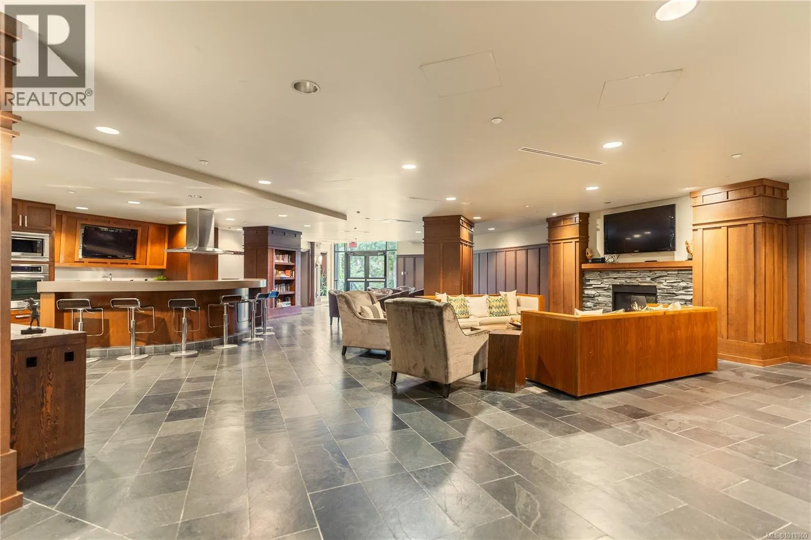 310 1400 Lynburne Pl