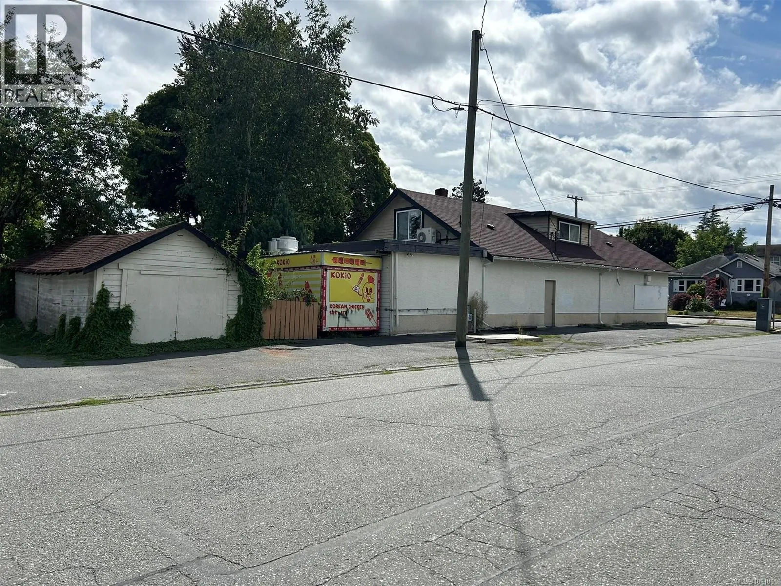 607 Coronation Ave