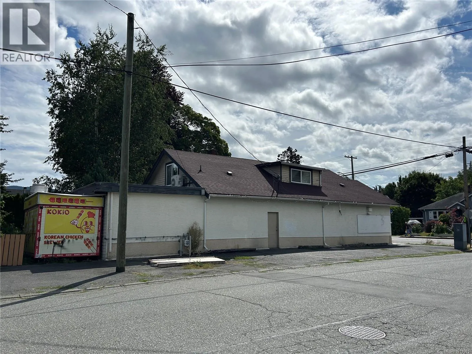 607 Coronation Ave
